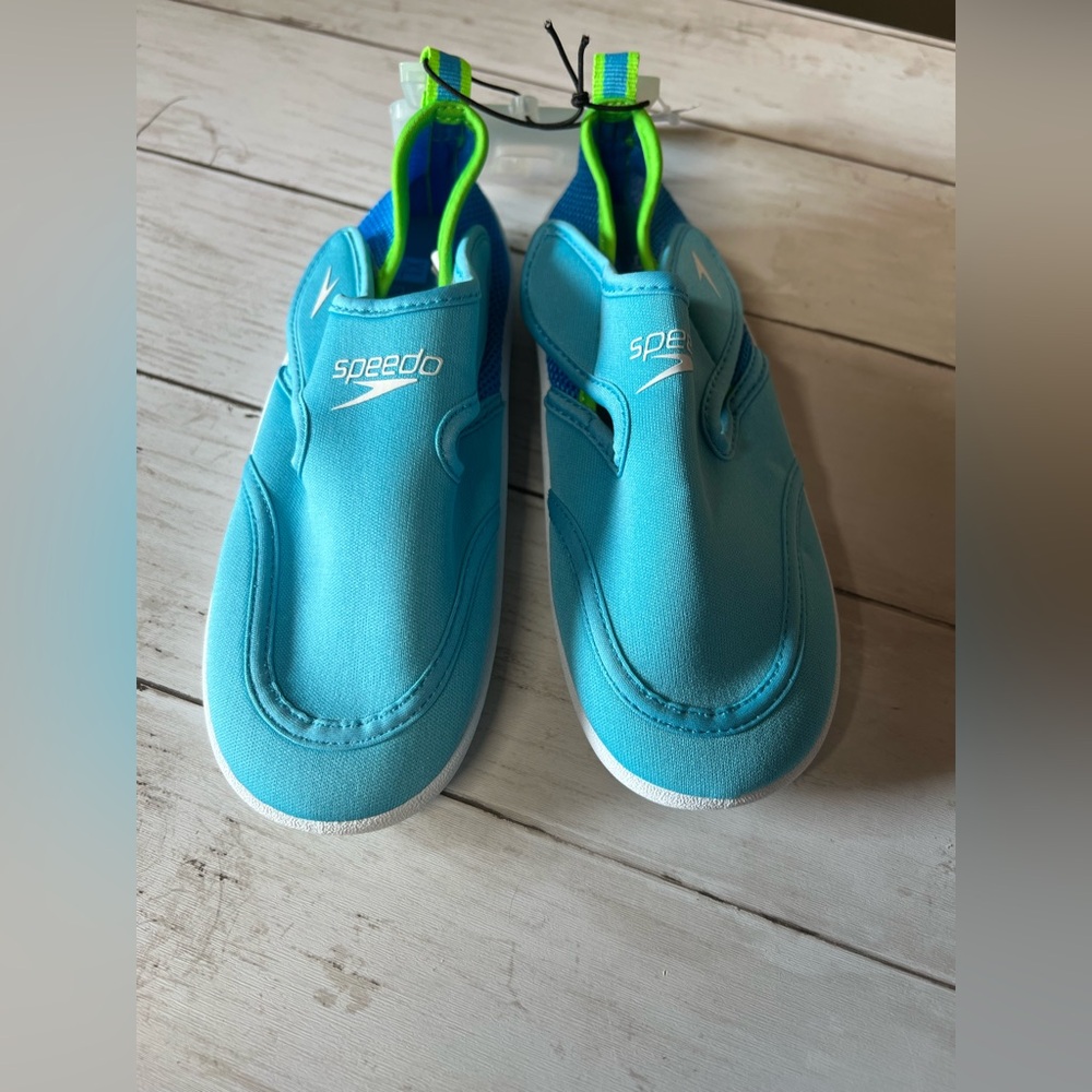 Speedo Kids Water Shoes - Aqua and Neon size 11-12 (XL)